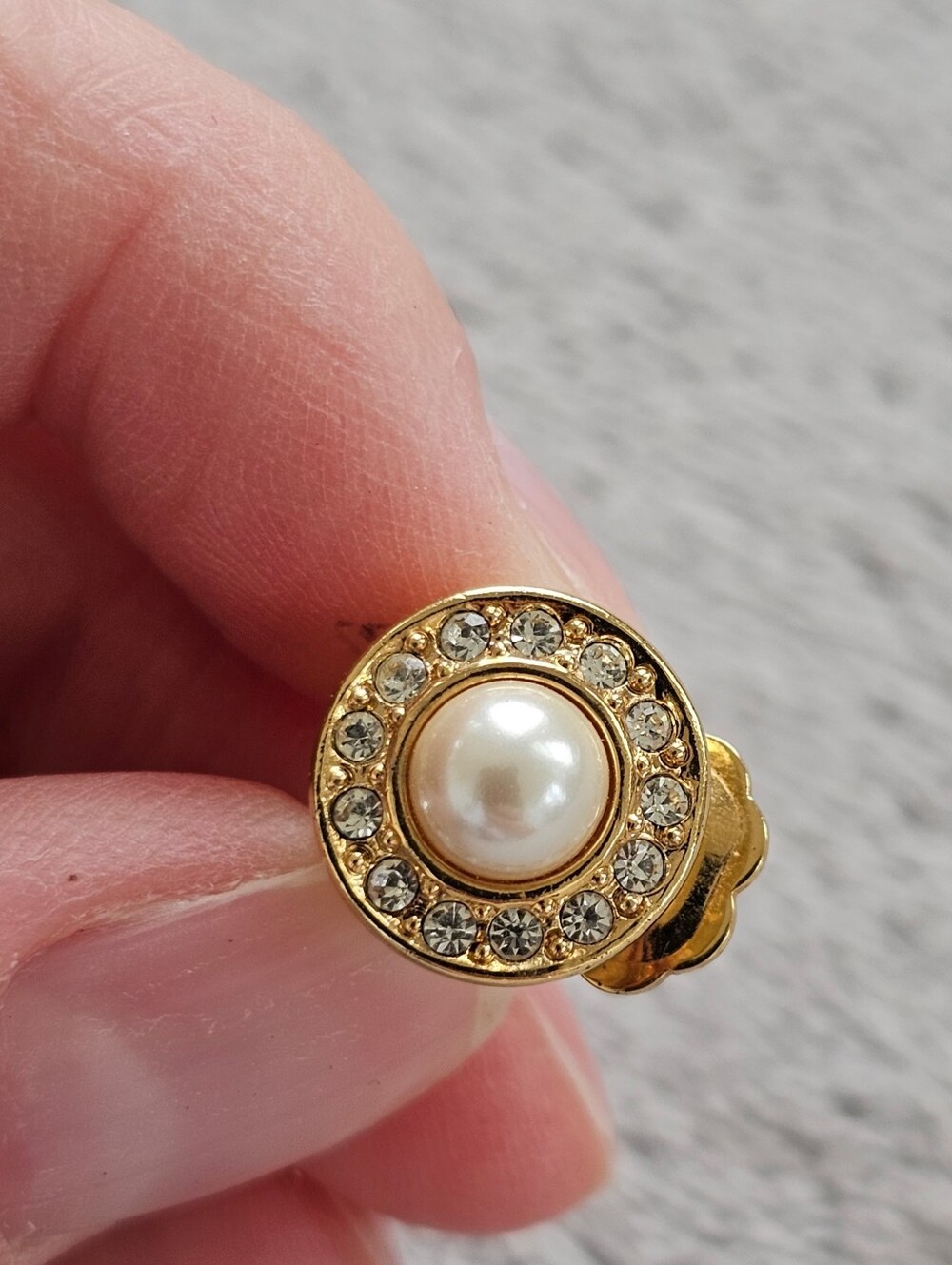 Christian Dior Vintage Clip On Small Faux Pearl and Crystal Earrings - Picture 5 of 16